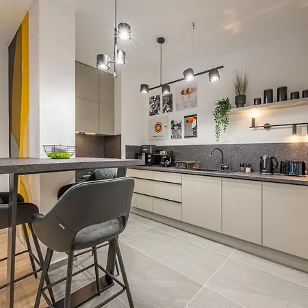 With Balcony @ Downtown Apartamento