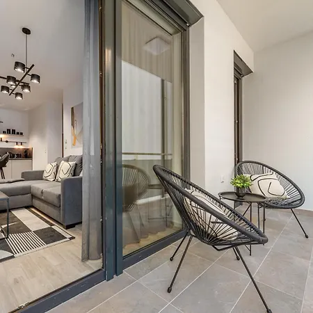 Apartament With Balcony @ Downtown *