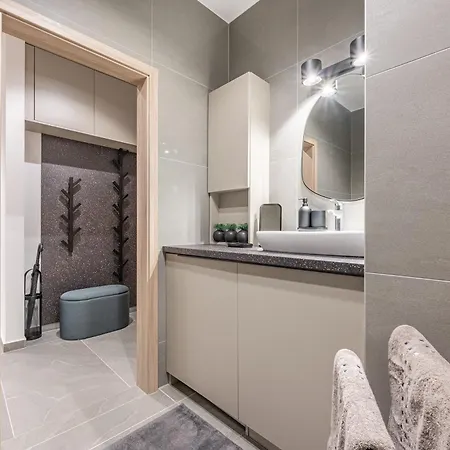 With Balcony @ Downtown *